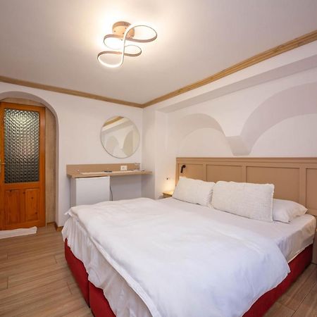 Bed And Breakfast Kotoni Gjirokastër Esterno foto