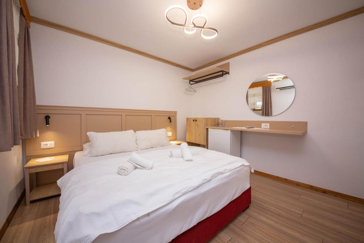 Bed And Breakfast Kotoni Gjirokastër Esterno foto