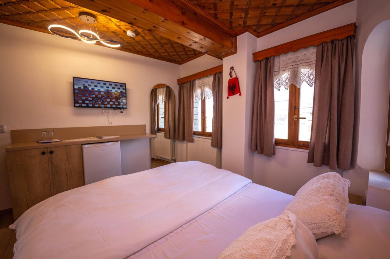 Bed And Breakfast Kotoni Gjirokastër Esterno foto