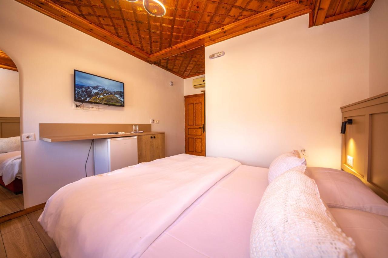 Bed And Breakfast Kotoni Gjirokastër Esterno foto