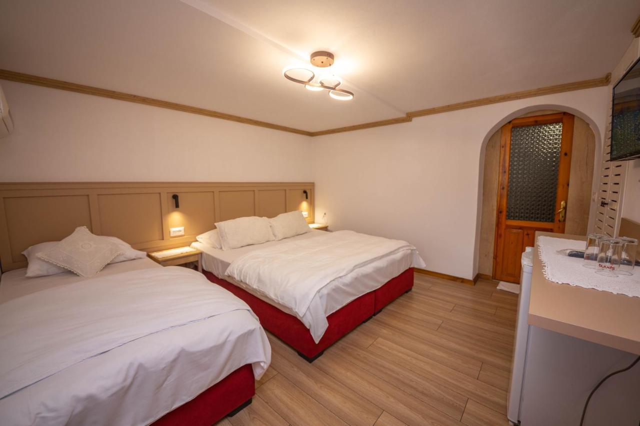 Bed And Breakfast Kotoni Gjirokastër Esterno foto