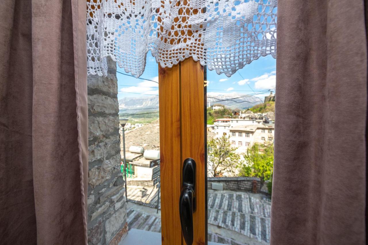 Bed And Breakfast Kotoni Gjirokastër Esterno foto