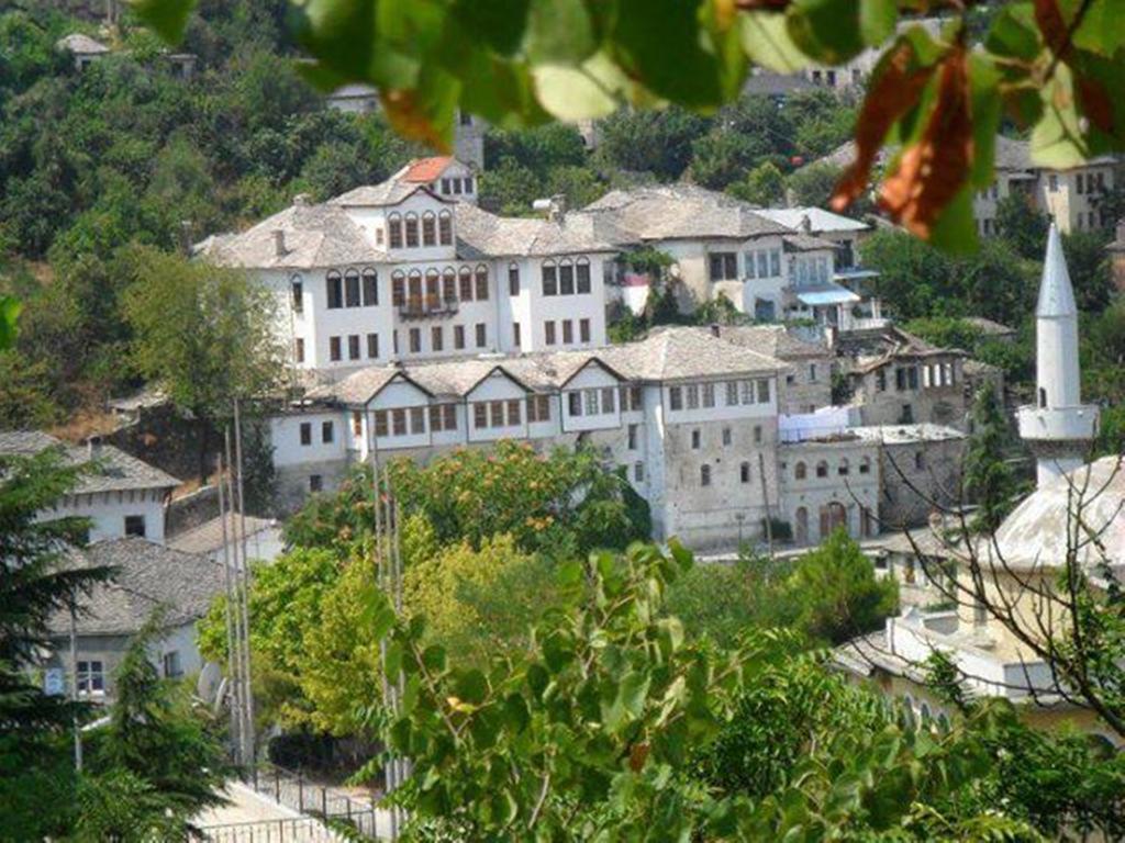 Bed And Breakfast Kotoni Gjirokastër Esterno foto