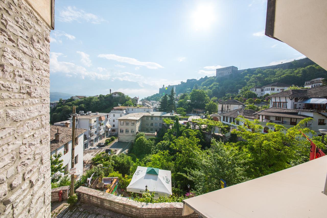 Bed And Breakfast Kotoni Gjirokastër Esterno foto