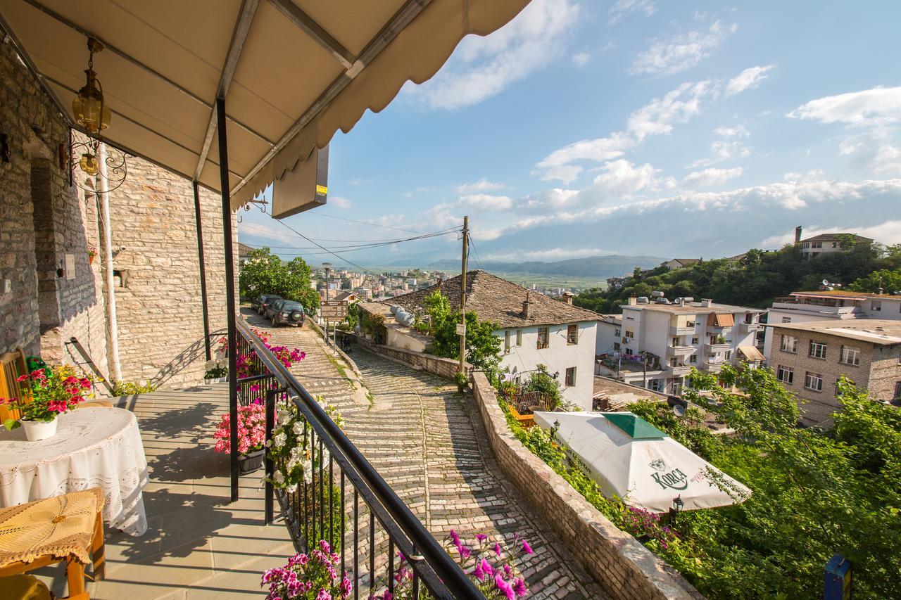 Bed And Breakfast Kotoni Gjirokastër Esterno foto