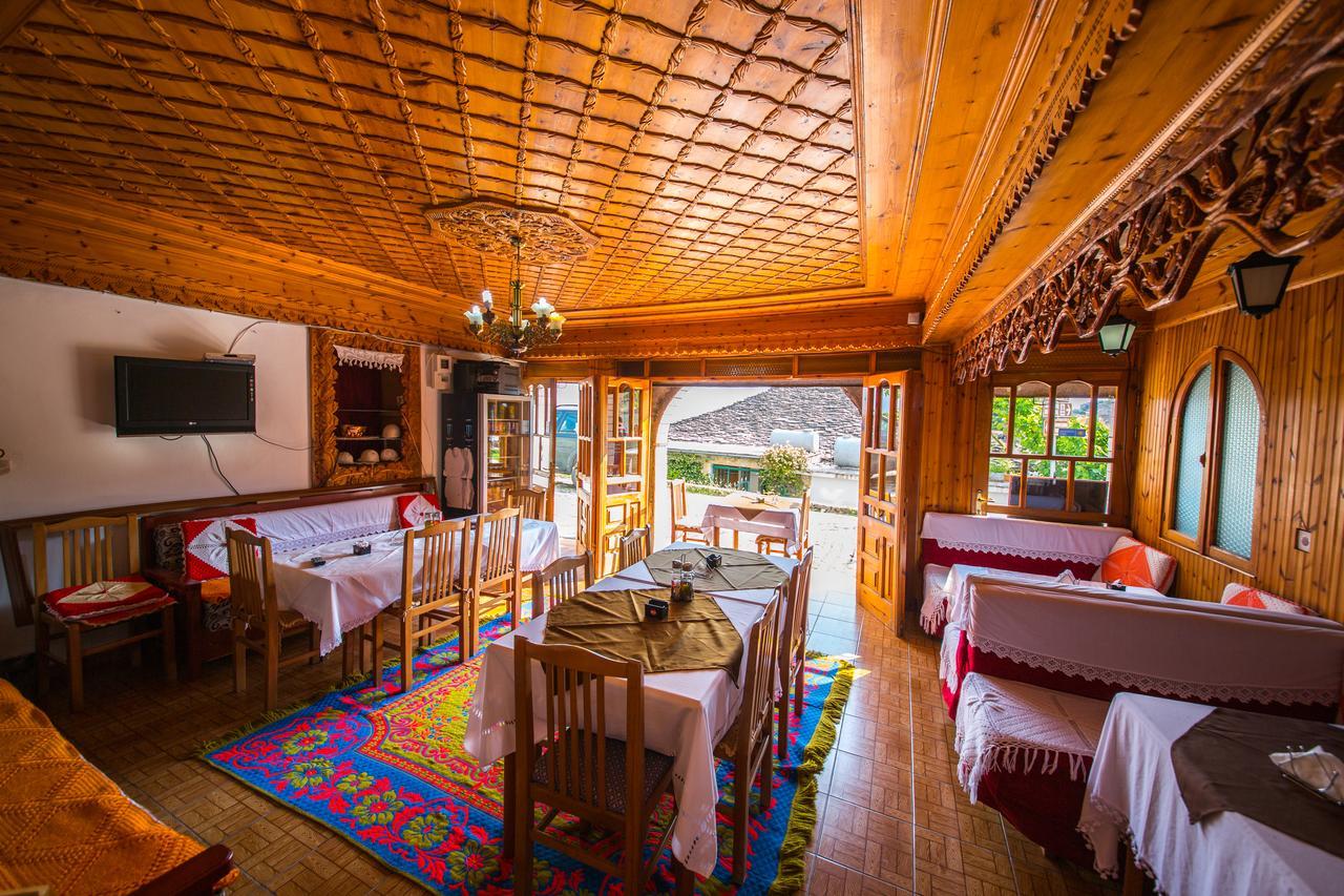 Bed And Breakfast Kotoni Gjirokastër Esterno foto